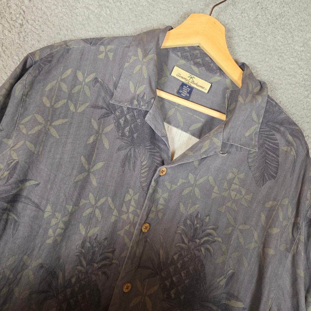 Tommy Bahama Button Up Shirt‎ Mens M Grey Excellent Silk Pineapple Print Aloha